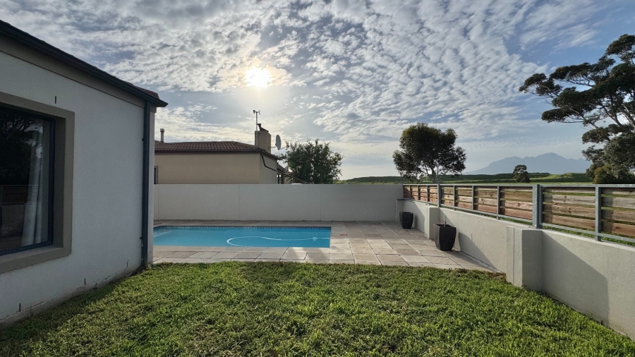 3 Bedroom Property for Sale in Fairview Eastern Cape